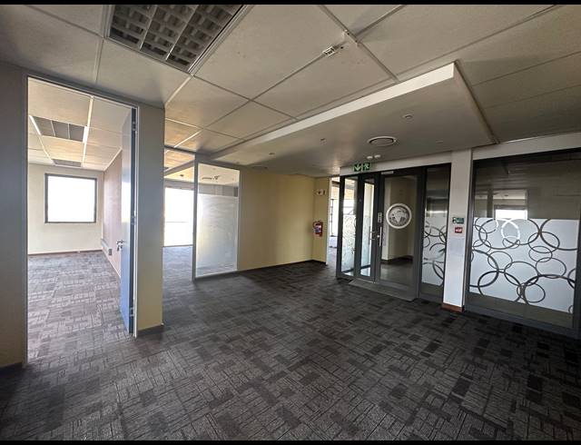 432M² OFFICE TO LET IN ECO PARK ESTATE